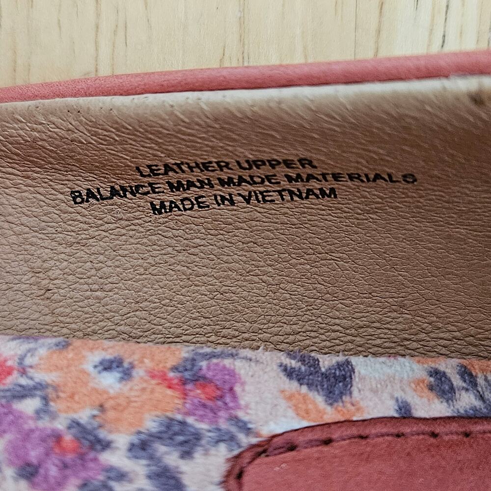 Born Julianne Coral Pink Leather Floral Rosette Ballet Flats Sz 6 - Picture 10 of 10
